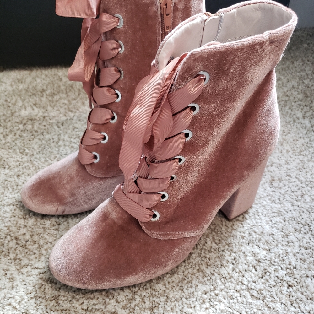 Kenneth Cole Reaction Blush Pink Velvet Booties